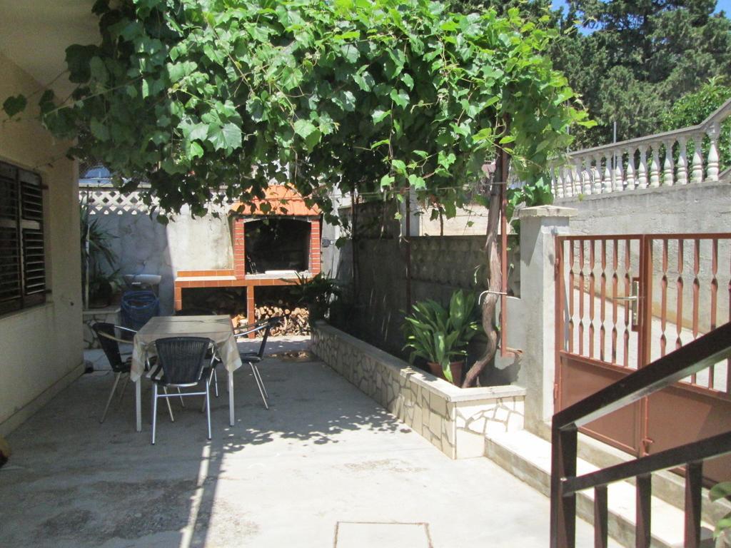Apartmani Jordana Komiza Room photo