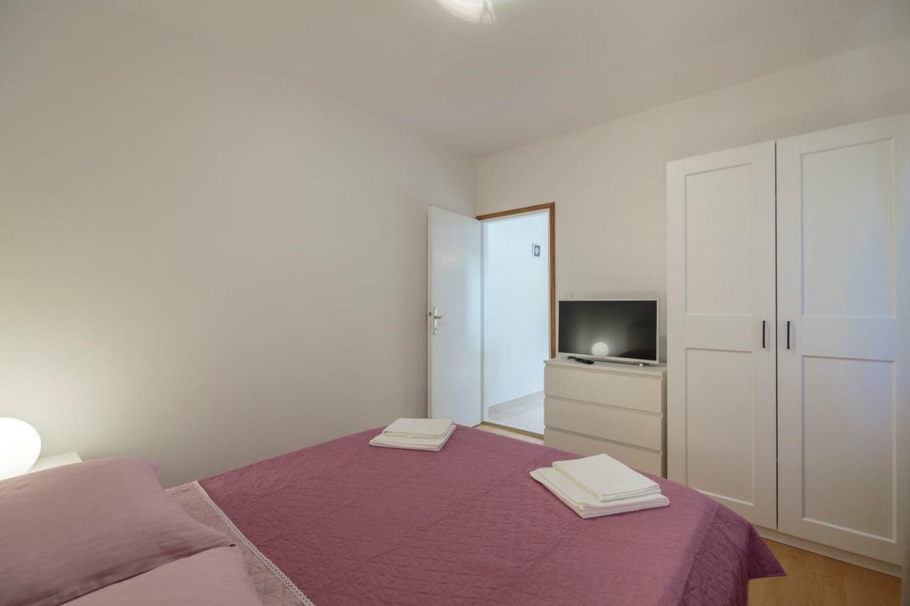 Apartmani Jordana Komiza Exterior photo