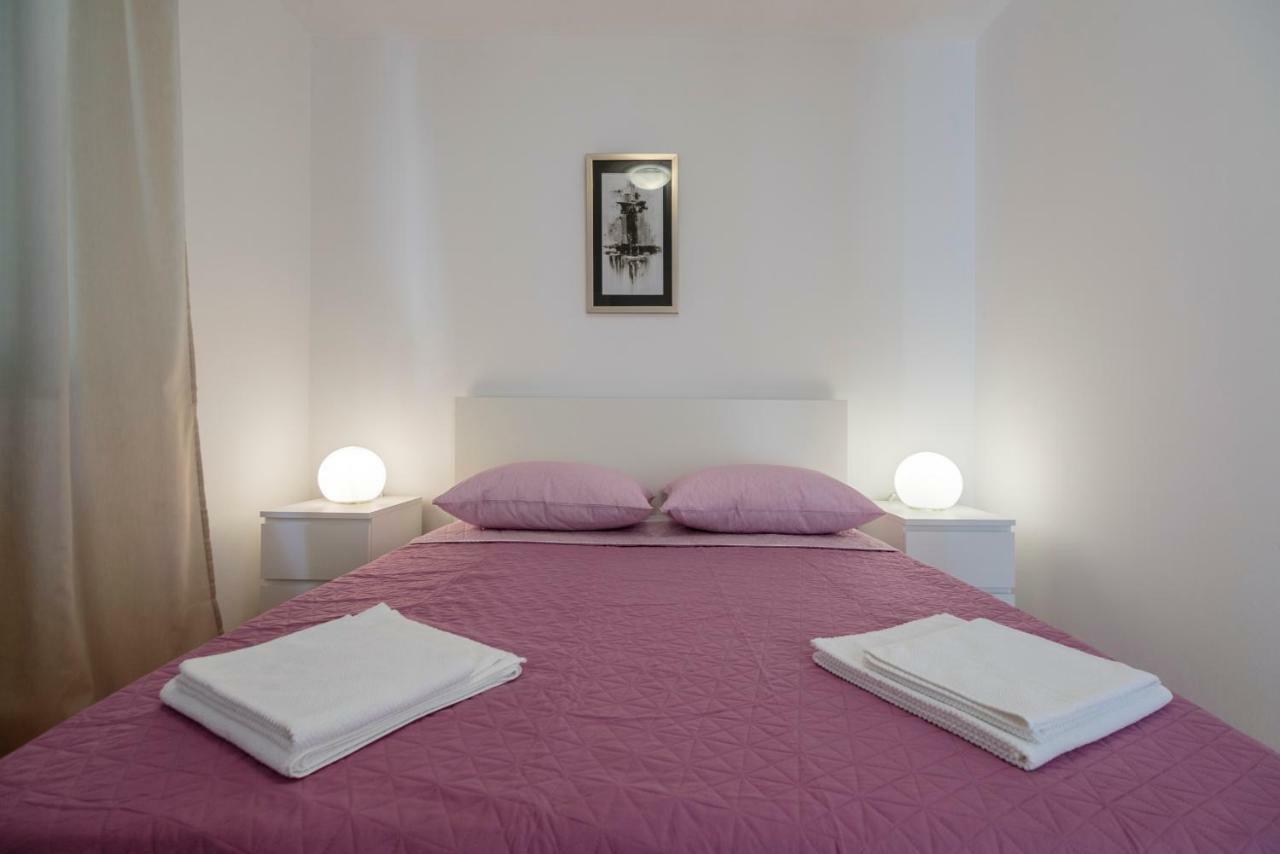 Apartmani Jordana Komiza Exterior photo